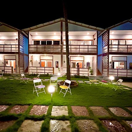 White Turtle Hotel モージム エクステリア 写真